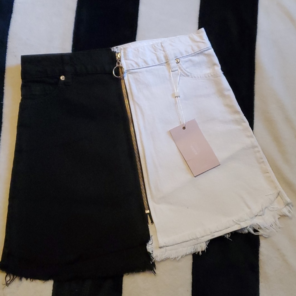 NwT Revice yin yang mini skirt